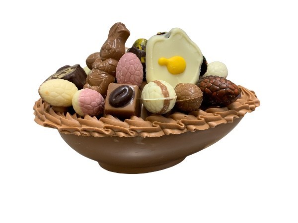 Chocolade ei opgemaakt groot